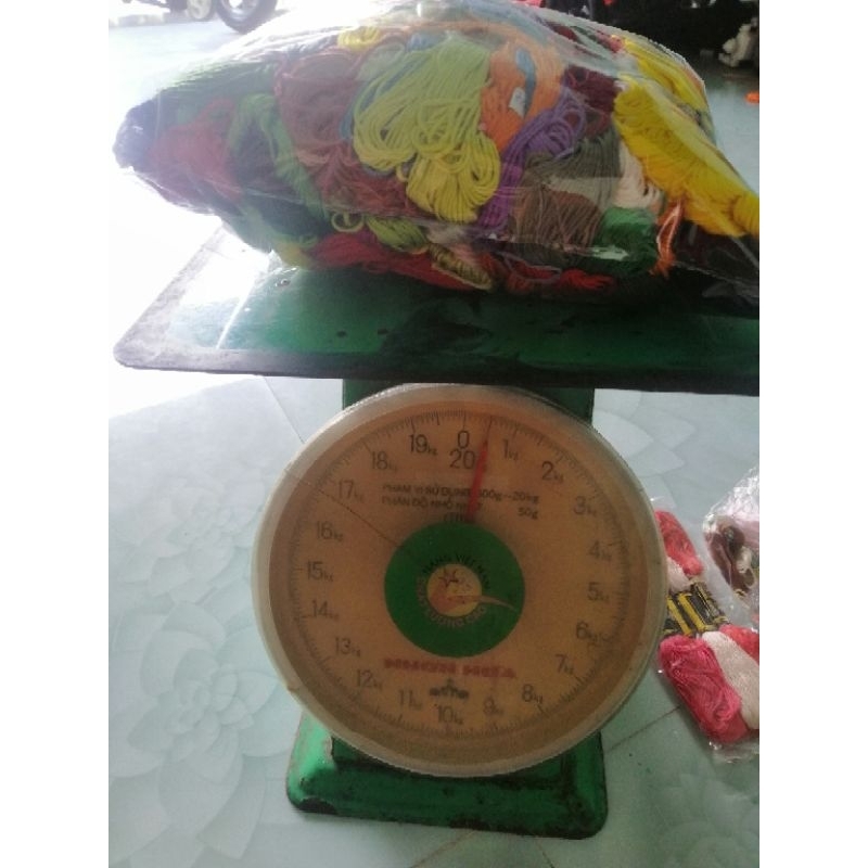 Chỉ thêu chữ thập có mã chỉ 75k/1 nửa kí