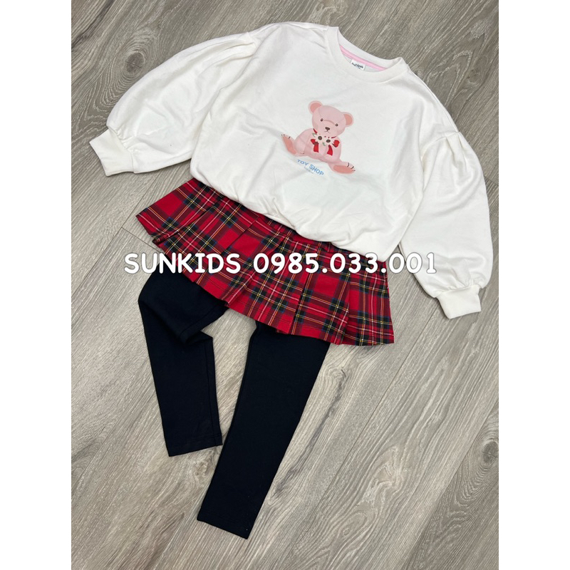 Bộ thu đông bé gái Áo trắng gấu tay bồng chân váy kẻ