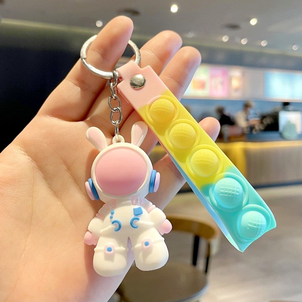 Móc khóa phi hành gia hot trend phụ kiện balo túi xách DETOLO