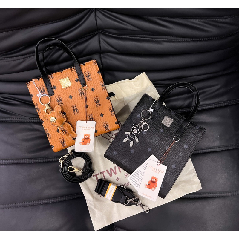 Túi xách TTWN BEAR unisex nam nữ tote vuông kèm móc khoá gấu