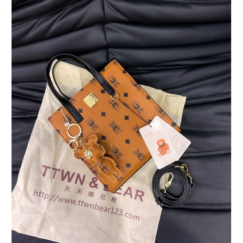 Túi xách TTWN BEAR unisex nam nữ tote vuông kèm móc khoá gấu