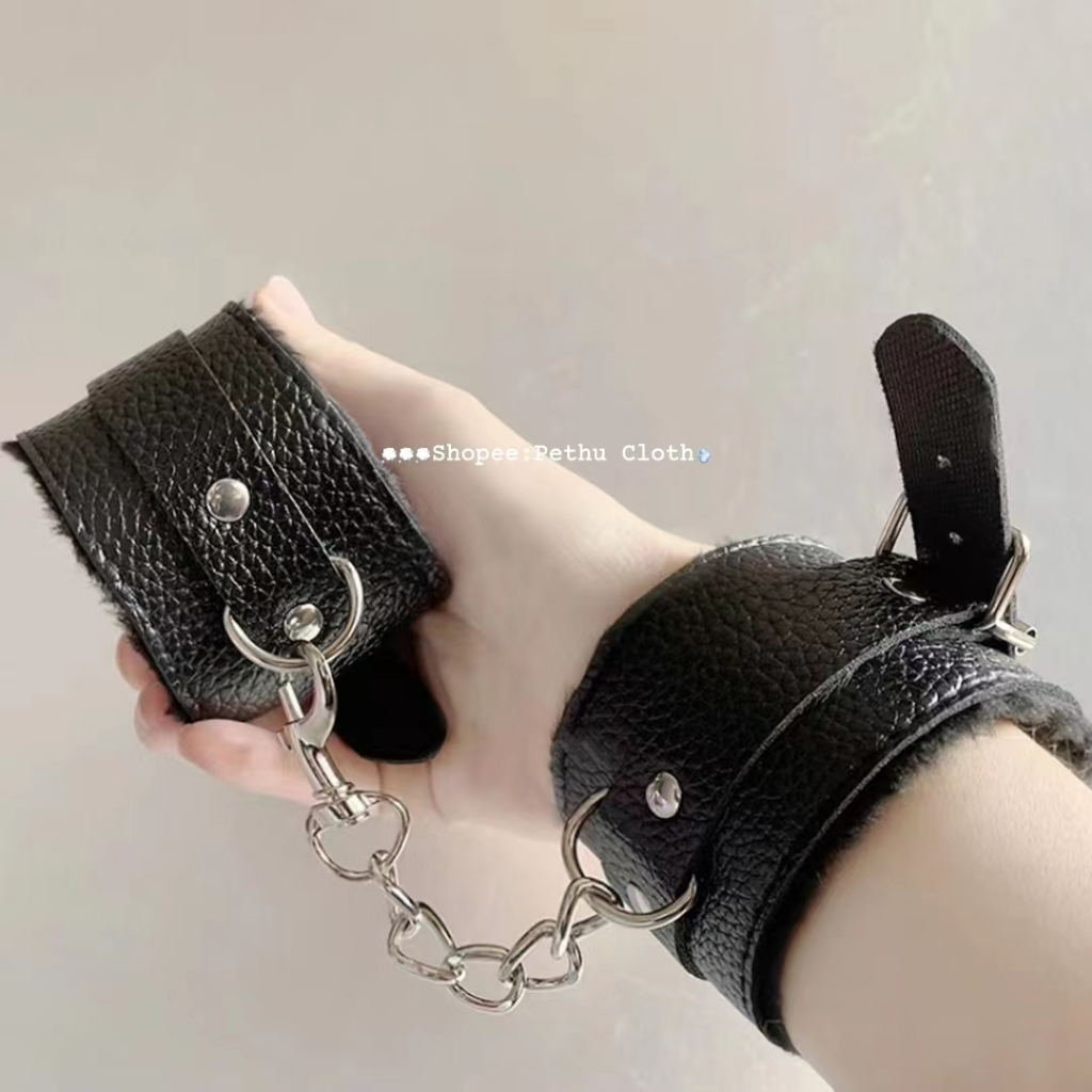 ( Q1,HCM）Vòng Đeo Tay Da Giả Lót Lông Ấm Áp Hóa Trang Cho Nam Nữ đen + hồng + đỏ--PU