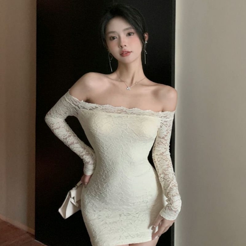 Đầm Dài Tay Trễ Vai Phong Cách Hàn Quốc