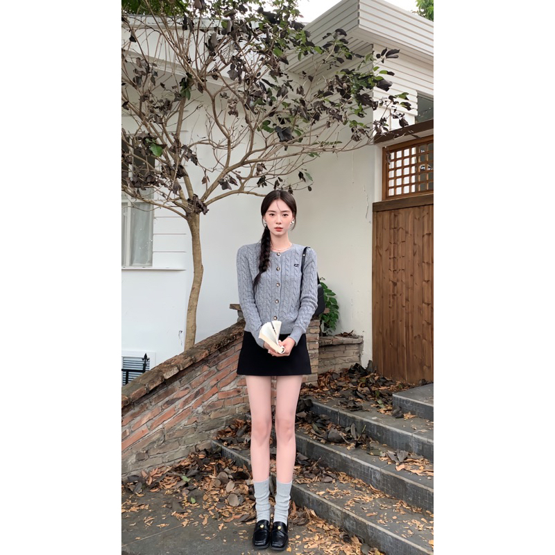 Áo Len Cardigan Màu Xám Vặn Thừng