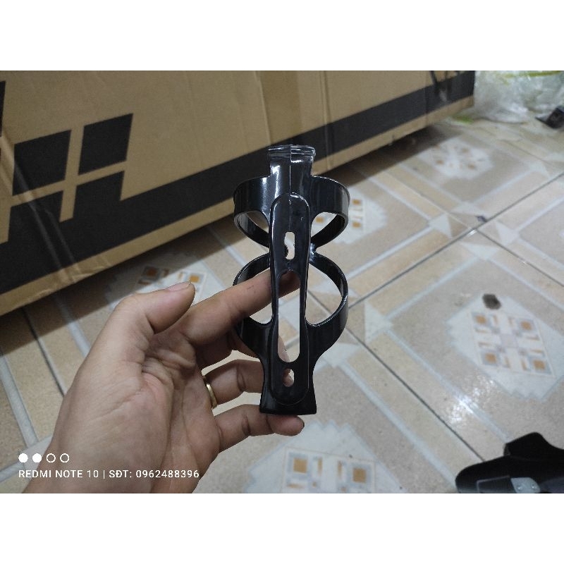 Giá để bình nước cho xe đạp, hàng nhựa dày