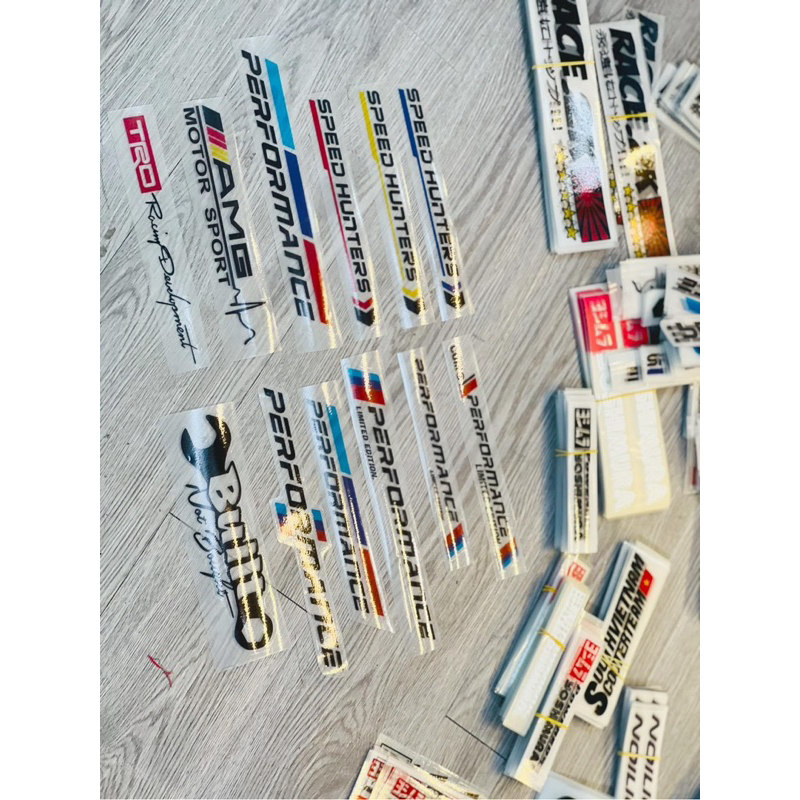 Tem Logo Sticker Peformance dán trang trí xe,tem in trên chất liệu decal siêu trong, chống thấm nước và chịu nhiệt tốt.