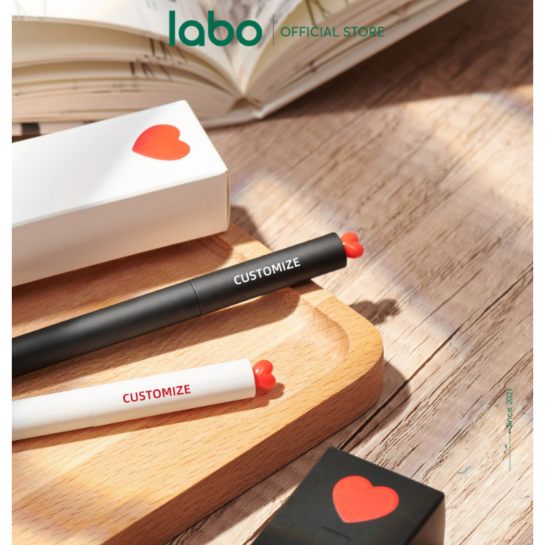 Bút Bi Mực Gel Kaco Heart Kèm Hộp Sẵn Một Bút Và Hai Ngòi 0.5 Mực Đen Labo