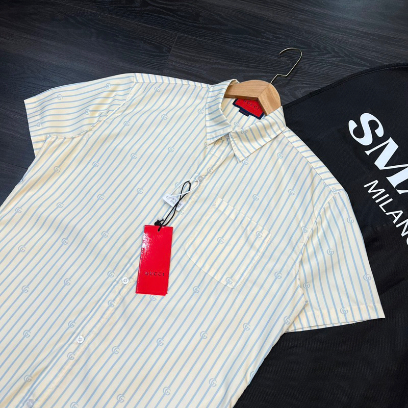 Áo SơMi Kẻ Nam Nữ Ngắn Tay G.C Be Hoạ Tiết Kẻ Sọc Xanh Logo Chữ Monogram Siêu Cấp Cho Các Boy Phố Đi Chơi đám Cưới