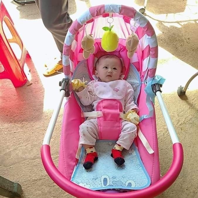 Nôi rung đa năng bập bênh có bánh xe cho bé.Tặng màn chống muỗi và chiếu điều hòa .BH 12 tháng.