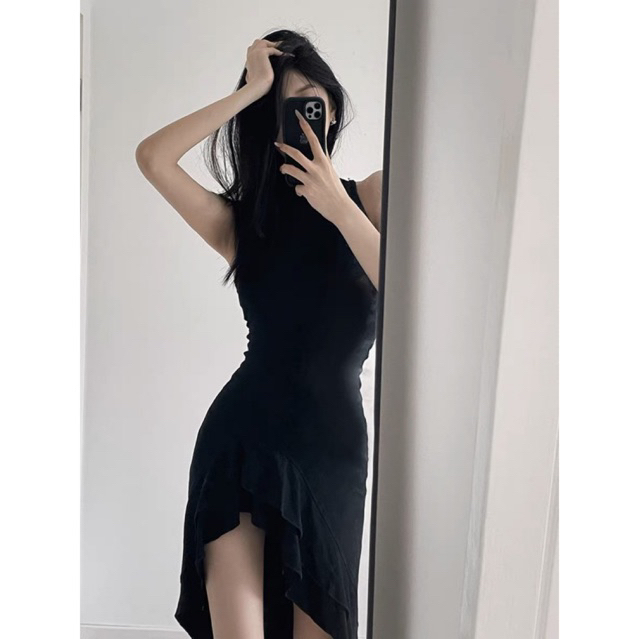 ĐẦM BODY DÁNG DÀI SÁT NÁCH XẺ TÀ VIỀN BÈO HÁCH CHÂN