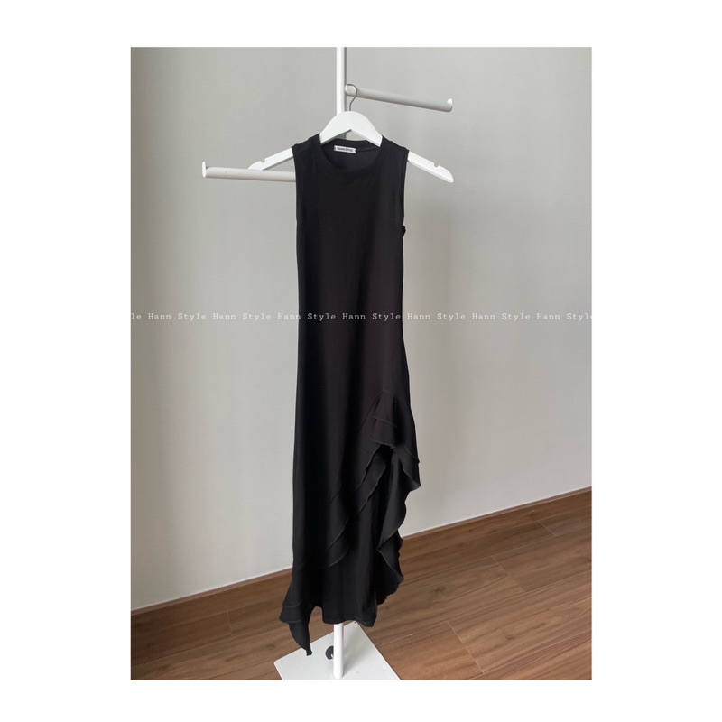 ĐẦM BODY DÁNG DÀI SÁT NÁCH XẺ TÀ VIỀN BÈO HÁCH CHÂN