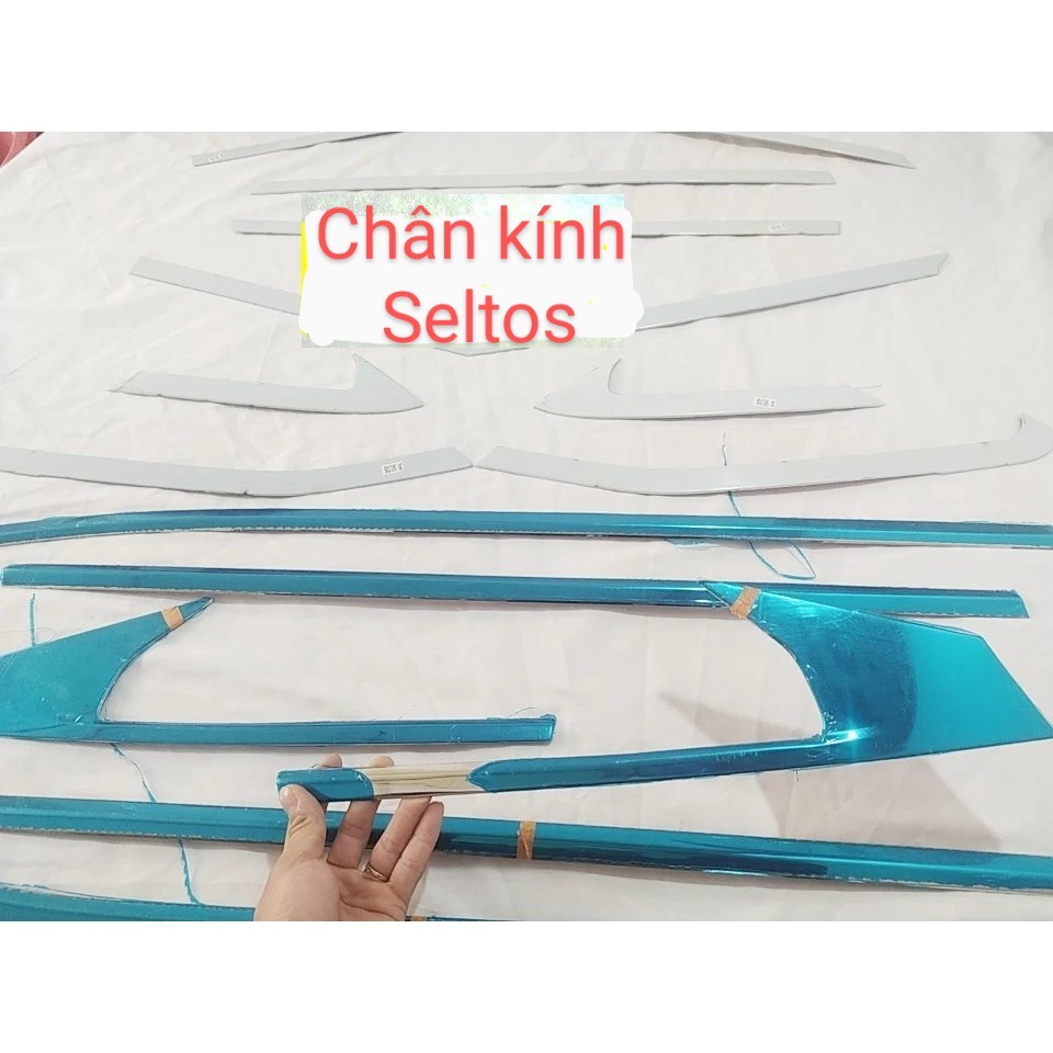Bộ Ốp, Nẹp chân kính, cong kính Kia Seltos 2019-2023( hàng cao cấp)
