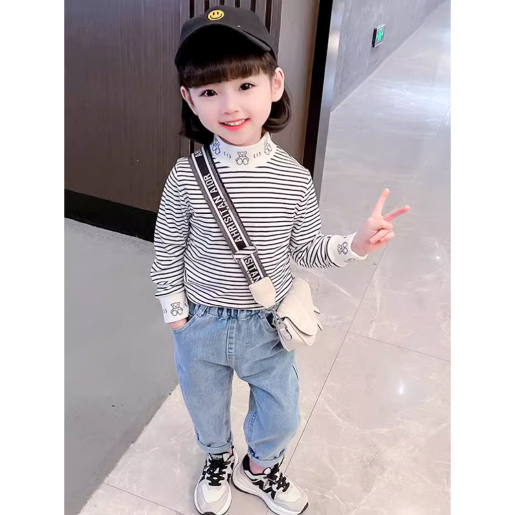 Áo thu đông cho bé gái tay dài cổ cao in gấu kẻ sọc chất vải bo tăm cotton cho bé từ 9 đến 20 kg lovelykid97.store