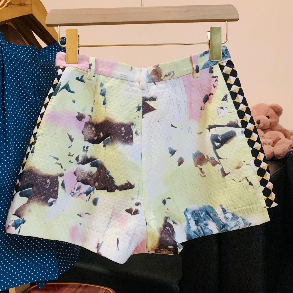 Quần ngắn hoa văn NO BRAND