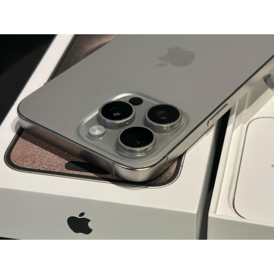 Điện thoại iphone 15 pro - 128gb - titan đẹp - bảo hành 12 tháng - đổi trả trong 7 ngày