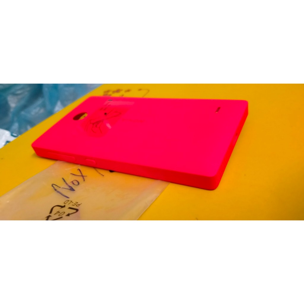 Vỏ Nokia Lumia X có màu xanh, vàng, trắng, hồng. Giá tốt nhất