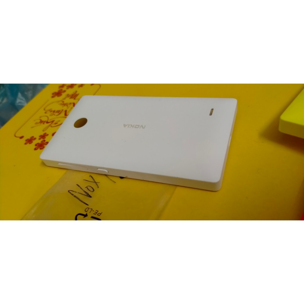 Vỏ Nokia Lumia X có màu xanh, vàng, trắng, hồng. Giá tốt nhất
