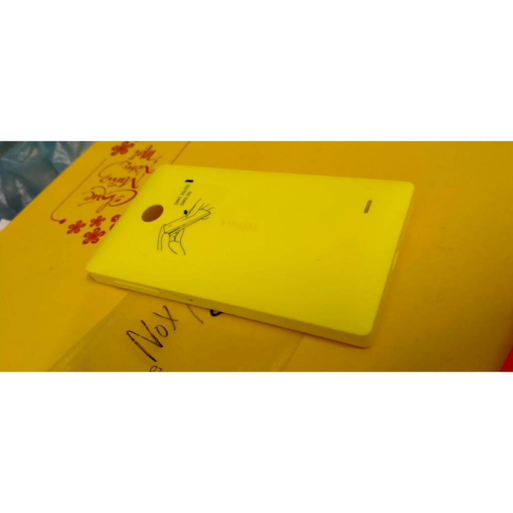 Vỏ Nokia Lumia X có màu xanh, vàng, trắng, hồng. Giá tốt nhất