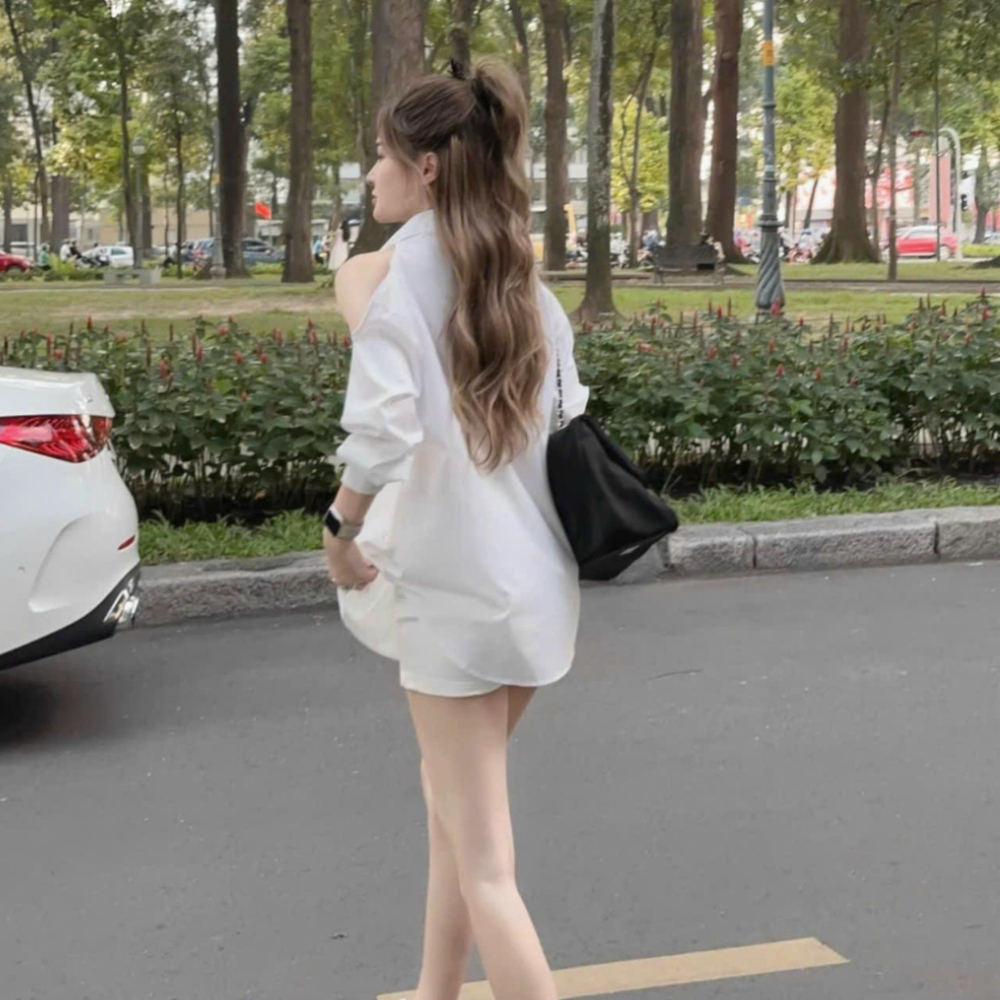 Áo sơ mi tay dài khoét vai, kiểu dáng Hàn Quốc form rộng