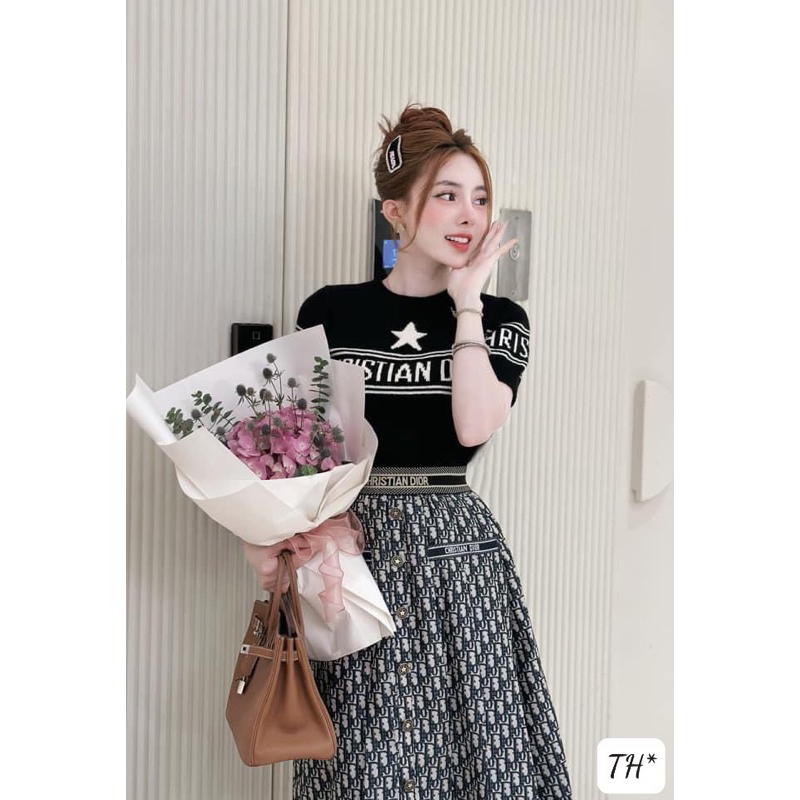 Set áo len cộc tay và chân váy