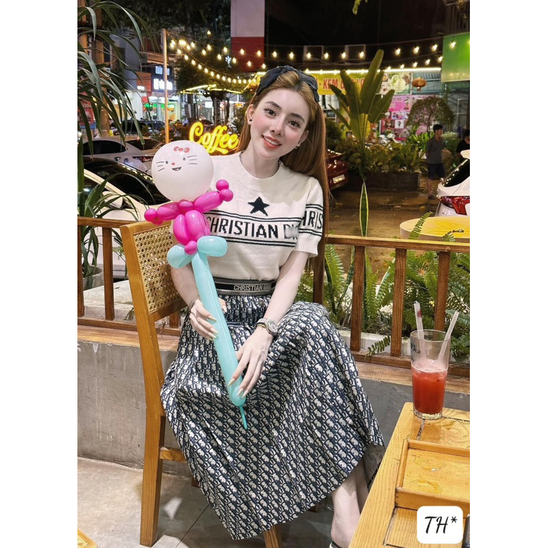 Set áo len cộc tay và chân váy