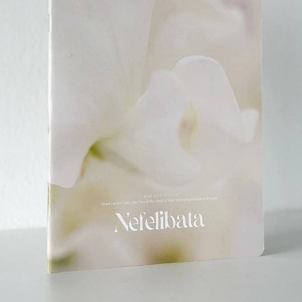 Vở Crabit kẻ ngang Moments Hoa Aesthetic - Vở học sinh, sinh viên B5 80 trang