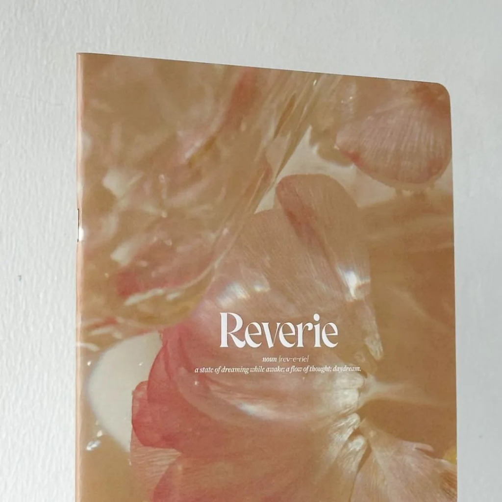 Vở Crabit kẻ ngang Moments Hoa Aesthetic - Vở học sinh, sinh viên B5 80 trang