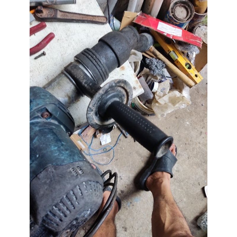 Máy đục bê tông Bosch điện 220v tặng mũi đục