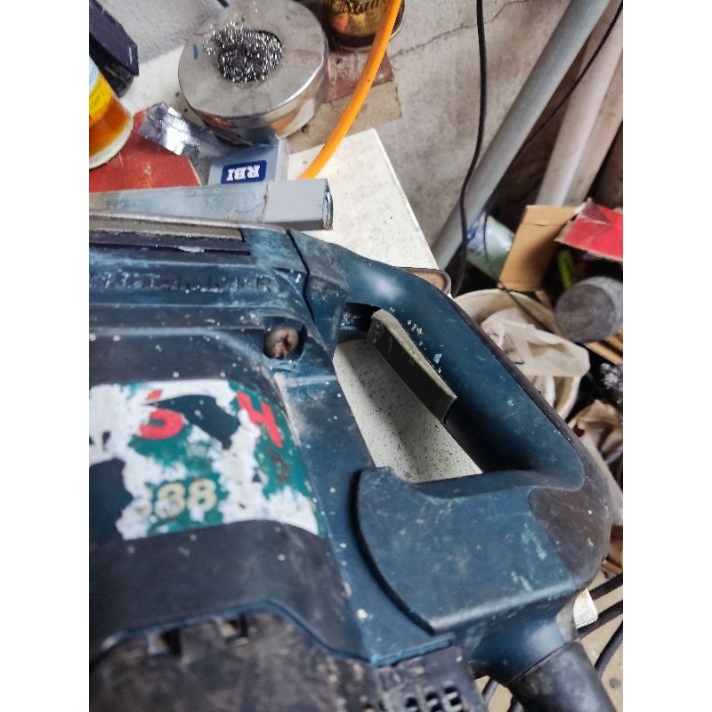 Máy đục bê tông Bosch điện 220v tặng mũi đục