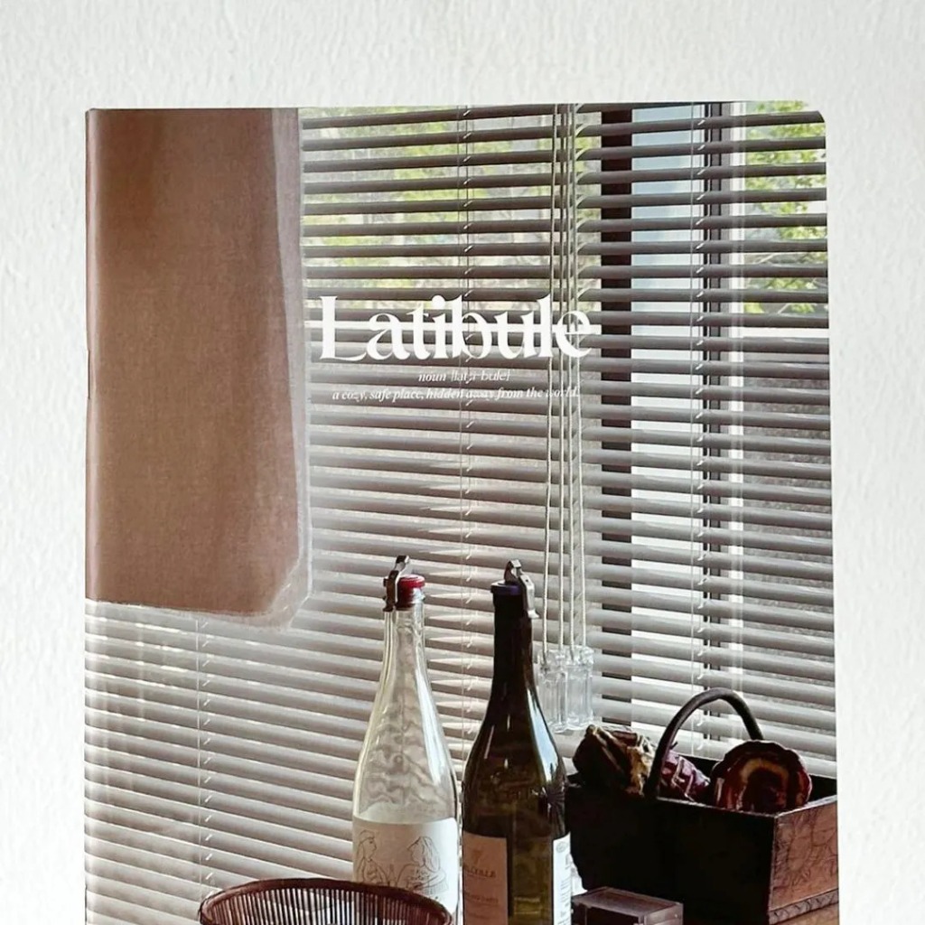 Vở Crabit kẻ ngang Moments Collection 120 trang B5 70gsm phong cách aethetics thơ mộng