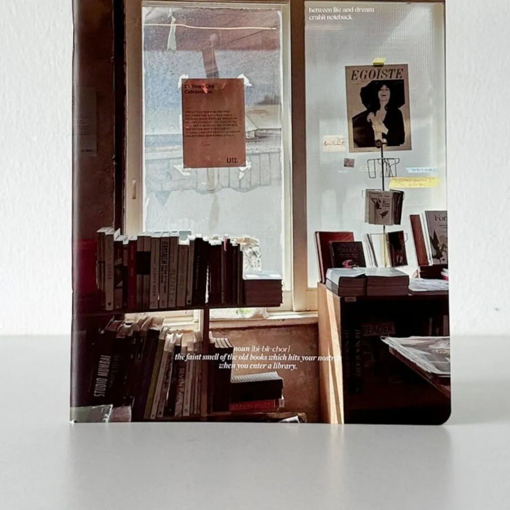 Vở Crabit kẻ ngang Moments Collection 120 trang B5 70gsm phong cách aethetics thơ mộng