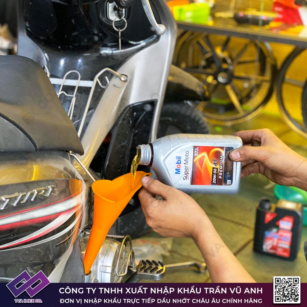 Nhớt Xe Số Cao Cấp Mobil Super Moto 20W50 - Nhập Khẩu Singapore