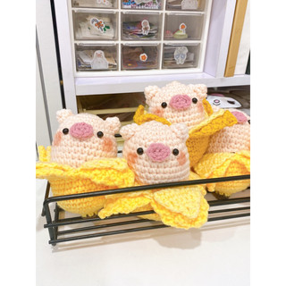 [Có sẵn] Heo chuối móc khoá bằng len handmade