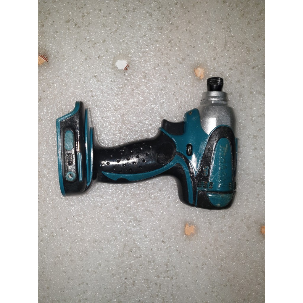 máy bắn vít makita TD131D