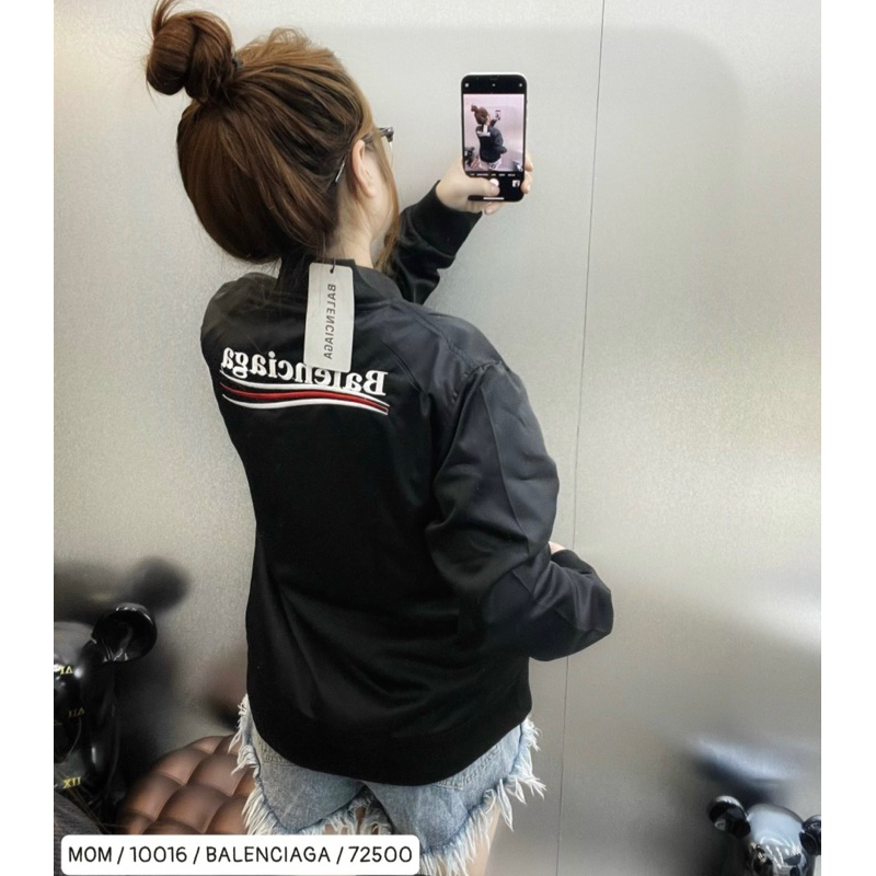 Áo khoác bomber nam nữ hai lớp có hoạ tiết in chữ logo hai lớp khoá kéo thời trang phong cách giới trẻ có size s đến xl