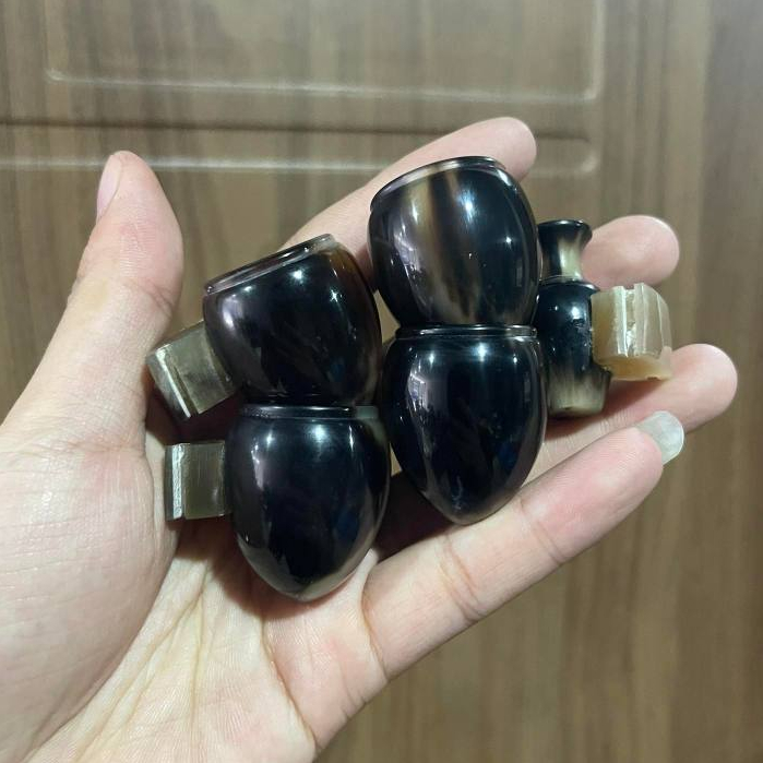 Cóng sứ chim khuyên , hút mật Hàng Sừng nguyên chất dành cho lồng Khuyên
