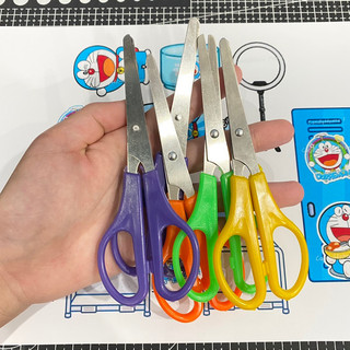 Kéo cắt giấy thủ công