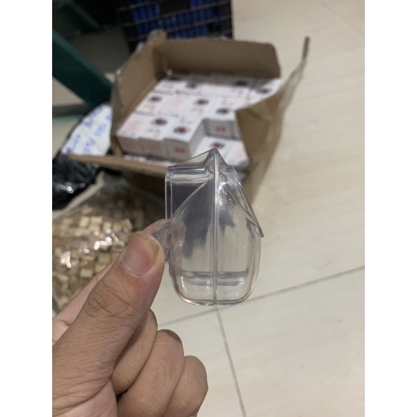 Cóng chống vẩy thức ăn cho chim hút mật, vành khuyên