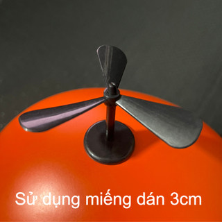 Combo 100 chong chóng gắn mũ bảo hiểm 5 màu chia đều. Chong chóng 3 cánh