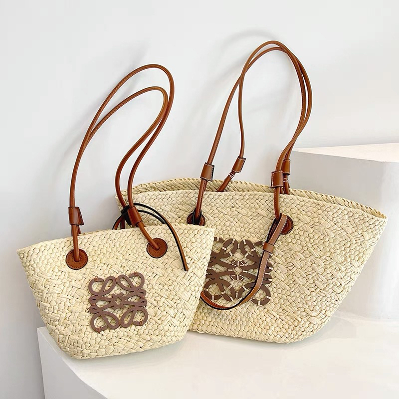 Túi cói đi biển dây da đeo vai hình thang loeeve mẫu mới thời trang