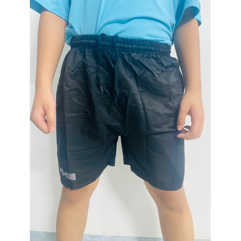 Quần đùi gió axe màu đen