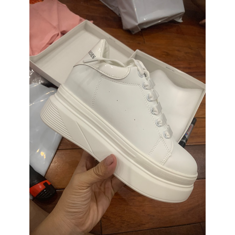 Giày thể thao đế độn 8cm quảng châu