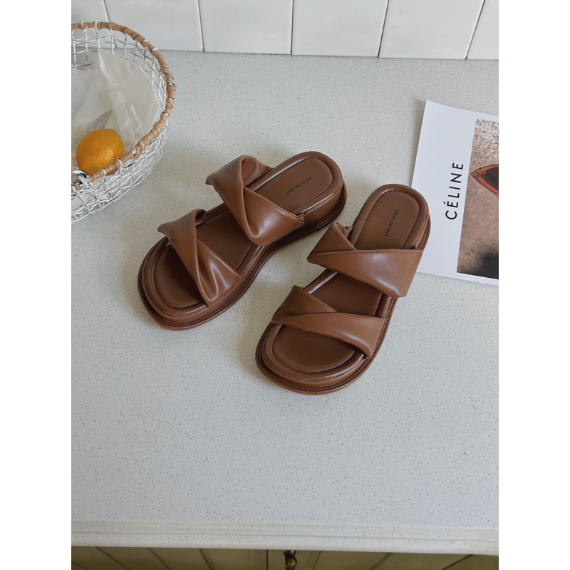 GL_A6_0345 dép hai quai