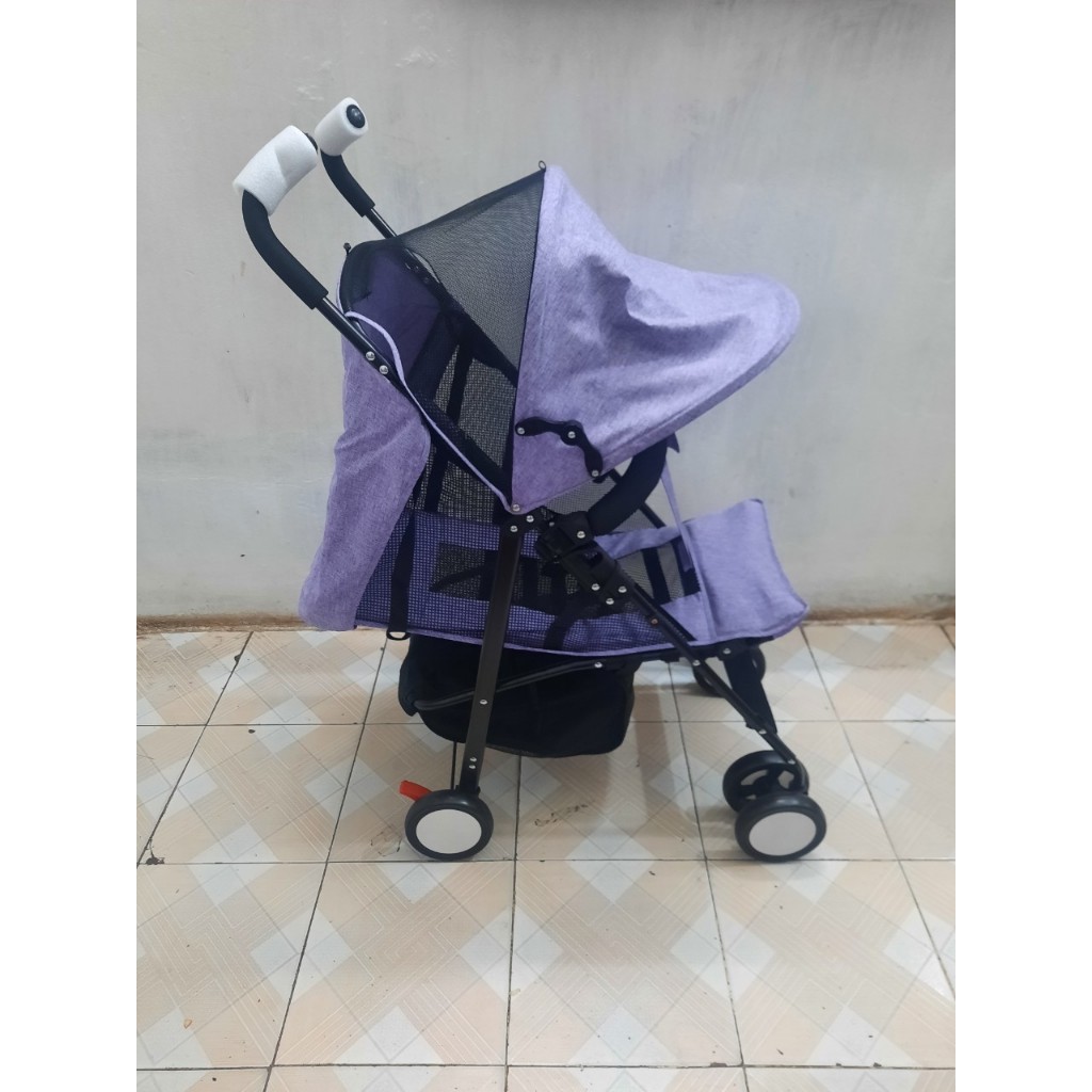 Xe đẩy sơ sinh gấp gọn 3 tư thế nằm ,nằm ngả và ngồi cho bé.