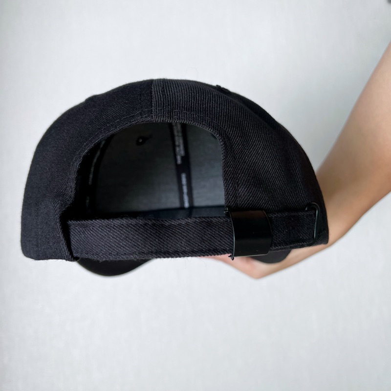 Nón lưỡi trai trơn đen cho các bạn đầu to quai khoá dây rút chất lượng cao