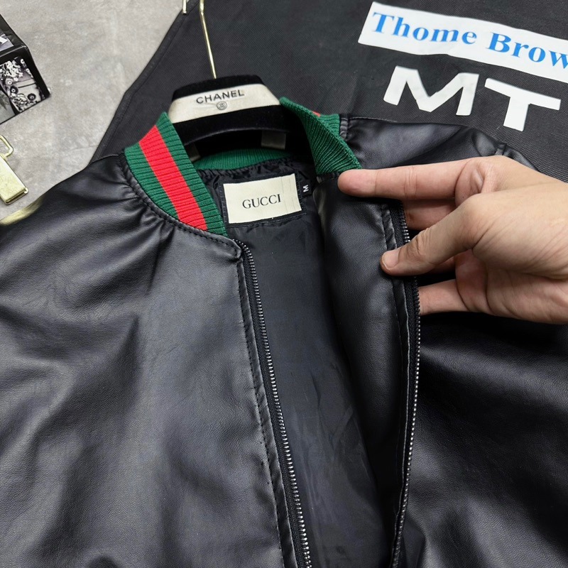 Áo khoác da bomber jacket GC nam nữ trơn bóng phối bo chun sọc xanh đỏ khoá zip kéo kiểu dáng basic AK52P