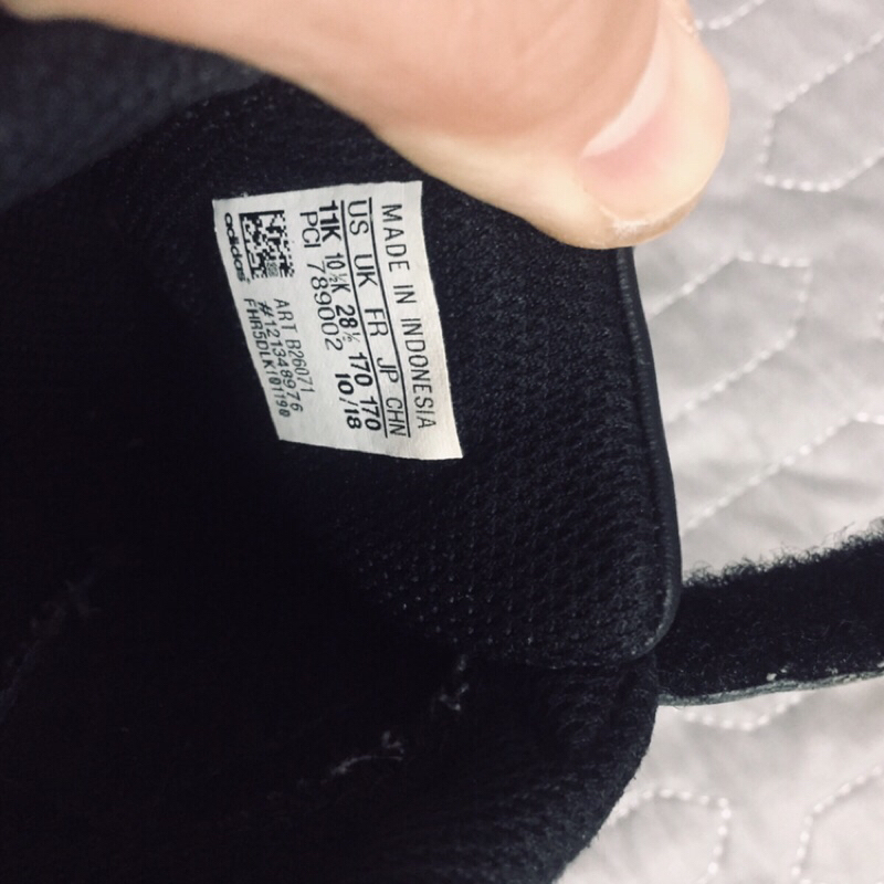 Giày Adidas bé trai size 28,5 cm 2hand