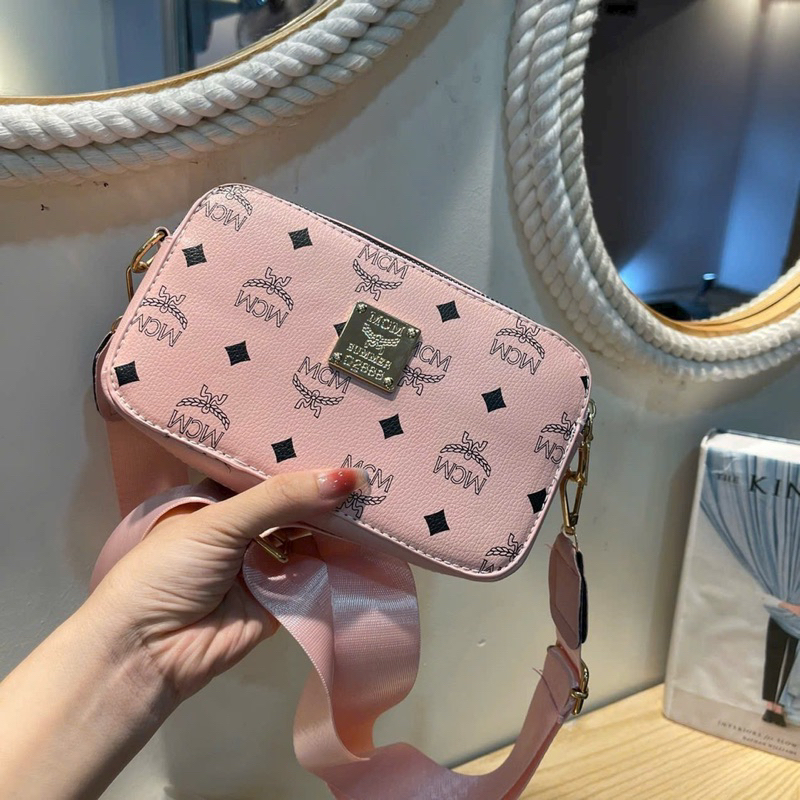 Túi đeo chéo nam, túi xách thời trang hoạ tiết logo kim loại thiết kế 2 khoá vừa làm túi điện thoại vừa làm túi xách nữ