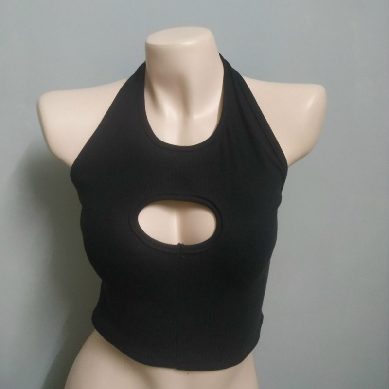 Croptop thun gân cutout đen trắng sexy