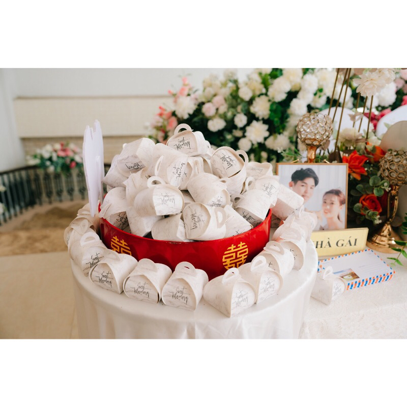 Hộp Quà Có Quai Xách